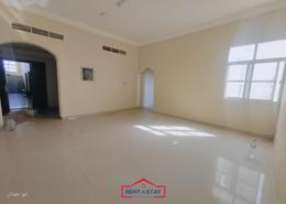 Apartment - 2 bedrooms - 2 bathrooms for rent in Hai Al Qalaa - Al Jaheli - Al Ain