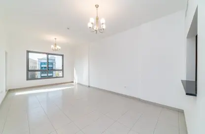 شقة - غرفة نوم - 2 حمامات للايجار في المطينة - ديرة - دبي