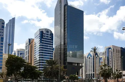 عمارة بالكامل - استوديو - 8 حمامات للبيع في شارع النجدة - أبوظبي