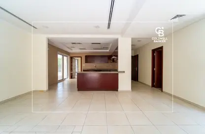 فيلا - 4 غرف نوم - 4 حمامات للايجار في الروضة الخضراء غرب - مجتمع الحدائق - مجمع دبي للإستثمار - دبي
