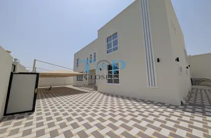 فيلا - 5 غرف نوم - 8 حمامات للايجار في البطين - العين