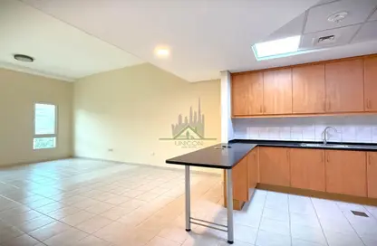 شقة - 2 غرف نوم - 3 حمامات للايجار في مبنى 108-137 - طراز حديث - ديسكفري غاردنز - دبي شقة - 2 غرف نوم - 3 حمامات للايجار في مبنى 108-137 - طراز حديث - ديسكفري غاردنز - دبي