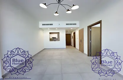 شقة - غرفة نوم - 2 حمامات للايجار في عود ميثاء - بر دبي - دبي