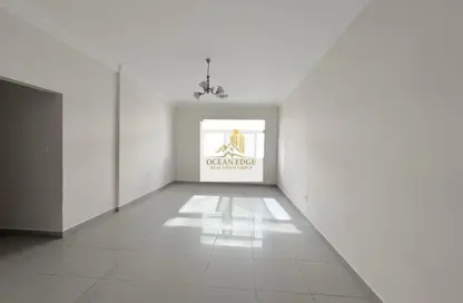 شقة - 2 غرف نوم - 2 حمامات للايجار في مجمع مويلح - تجارية مويلح - الشارقة