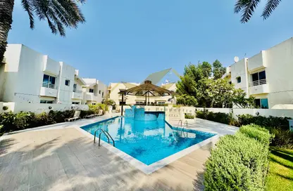 Villa - 4 Bedrooms - 6 Bathrooms for rent in Al Garhoud - Dubai