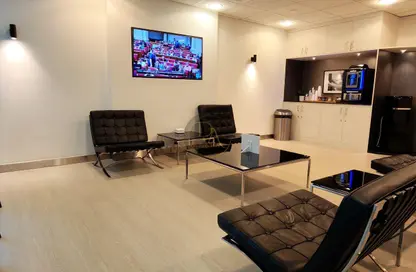 مركز أعمال - استوديو - 2 حمامات للايجار في فندق H - شارع الشيخ زايد - دبي