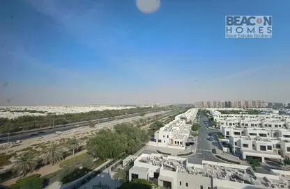 Apartment - 3 Bedrooms - 3 Bathrooms for rent in Zahra Apartments 1A - Zahra Apartments - Town Square - Dubai