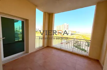 Apartment - 2 Bedrooms - 3 Bathrooms for sale in Mazaya 27 - Queue Point - Dubai Land - Dubai