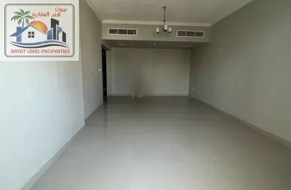 Apartment - 2 Bedrooms - 3 Bathrooms for rent in Al Khan Corniche - Al Khan - Sharjah