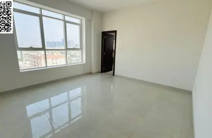 شقة - 2 غرف نوم - 3 حمامات للايجار في مساكن كورنيش عجمان - طريق كورنيش عجمان - عجمان