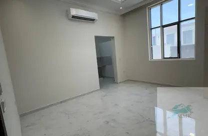 شقة - غرفة نوم - 1 حمام للايجار في فلل مدينة محمد بن زايد - مدينة محمد بن زايد - أبوظبي