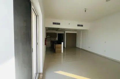 شقة - 1 حمام للايجار في البرج الأسباني - مدينة دبي الرياضية - دبي