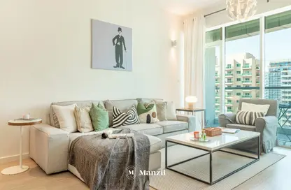 Living Room image for: Apartment - 1 Bedroom - 2 Bathrooms for rent in Hub Canal 1 - Hub-Golf Towers - Dubai Sports City - Dubai, Image 1