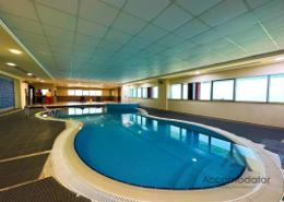 صورةحوض سباحة لـ: شقة - 3 غرف نوم - 5 حمامات للكراء في برج سلفر ويف - ميناء زايد - أبوظبي, صورة 1