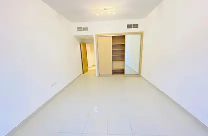 Apartment - 1 Bedroom - 2 Bathrooms for rent in Oxford Building - Jumeirah Village Circle - Dubai