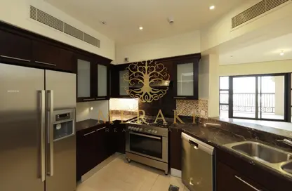 Kitchen image for: Apartment - 2 Bedrooms - 4 Bathrooms for sale in Saadiyat Beach Residences - Saadiyat Beach - Saadiyat Island - Abu Dhabi, Image 1