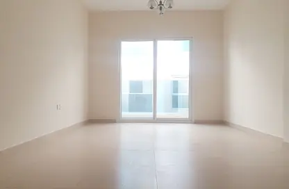 شقة - 2 غرف نوم - 3 حمامات للايجار في الثاني مويلح - تجارية مويلح - الشارقة شقة - 2 غرف نوم - 3 حمامات للايجار في الثاني مويلح - تجارية مويلح - الشارقة