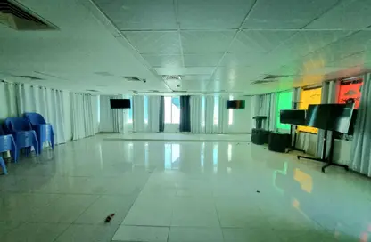 Office Space - Studio - 2 Bathrooms for rent in Al Muraqqabat - Deira - Dubai