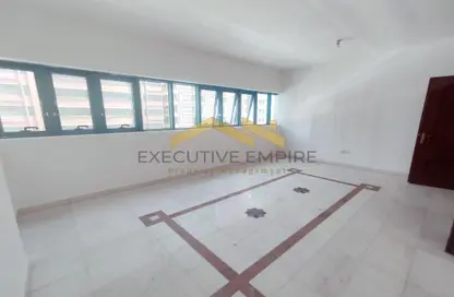 شقة - 3 غرف نوم - 3 حمامات للايجار في بناء زيك زاك - منطقة النادي السياحي - أبوظبي