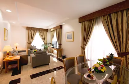 النزل و الشقق الفندقية - 2 غرف نوم - 2 حمامات للايجار في مركز ورزيدنس البستان - منطقة القصيص السكنية - القصيص - دبي