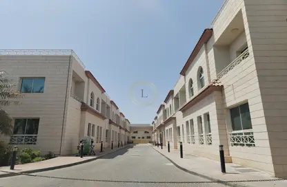 شقة - 2 غرف نوم - 3 حمامات للايجار في الرويكة - المويجي - العين