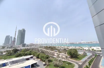 Apartment - 3 Bedrooms - 4 Bathrooms for rent in Al Sahel Tower 1 - Al Sahel Towers - Corniche Road - Abu Dhabi