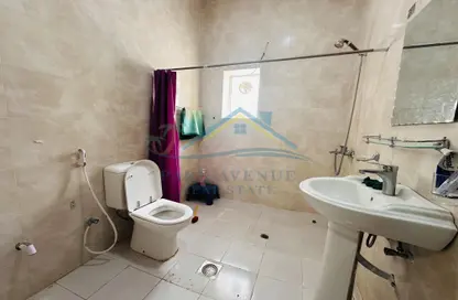 صورة لـ حمام شقة - 1 حمام للايجار في الوحدة - أبوظبي ، صورة رقم 1
