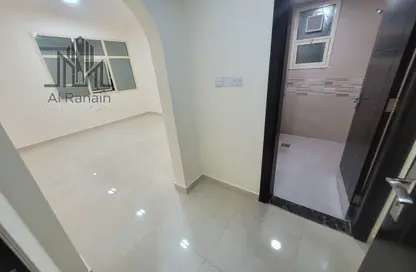 شقة - 2 غرف نوم - 2 حمامات للايجار في سيفيك سينتر - الجيمي - العين