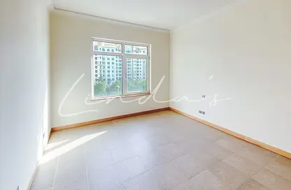 Empty Room image for: Apartment - 3 Bedrooms - 3 Bathrooms for rent in Al Das - Shoreline Apartments - Palm Jumeirah - Dubai, Image 1