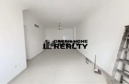 Apartment - 1 Bedroom - 2 Bathrooms for rent in Al Hafeet Tower - Al Khan - Sharjah
