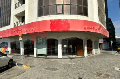 Shop - Studio - 3 Bathrooms for rent in Al Majaz 1 - Al Majaz - Sharjah