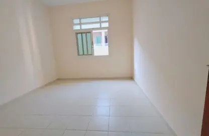 شقة - 2 غرف نوم - 1 حمام للايجار في مجمع مويلح - تجارية مويلح - الشارقة شقة - 2 غرف نوم - 1 حمام للايجار في مجمع مويلح - تجارية مويلح - الشارقة