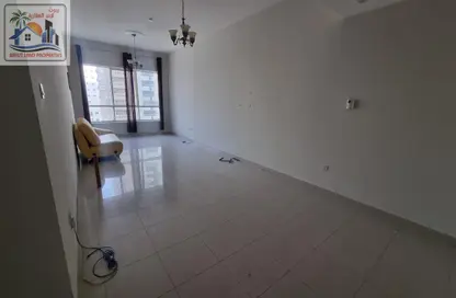 Apartment - 2 Bedrooms - 2 Bathrooms for rent in Al Khan Lagoon Tower - Al Khan Lagoon - Al Khan - Sharjah