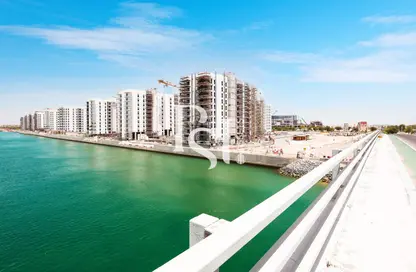 Water View image for: Apartment - 1 Bedroom - 1 Bathroom for sale in Waters Edge - Yas Island - Abu Dhabi, Image 1