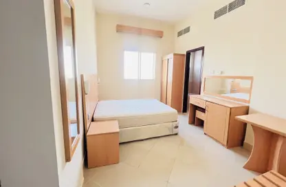 Apartment - Studio - 1 Bathroom for rent in Bu Tina - Al Sharq - Sharjah