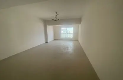 Apartment - 2 Bedrooms - 3 Bathrooms for rent in Lake Tower - Al Majaz 1 - Al Majaz - Sharjah