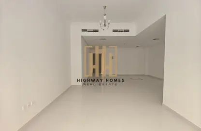 مكتب - استوديو - 2 حمامات للايجار في مجمع مويلح - تجارية مويلح - الشارقة