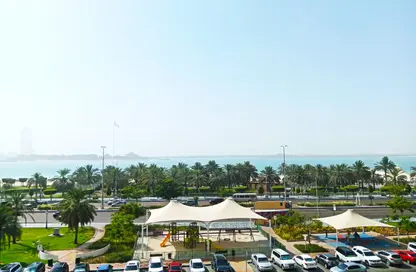 Apartment - 4 Bedrooms - 4 Bathrooms for rent in Corniche Road - Abu Dhabi