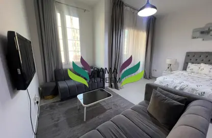 شقة - 1 حمام للايجار في Y17 - طراز إنجليزي - المدينة العالمية - دبي