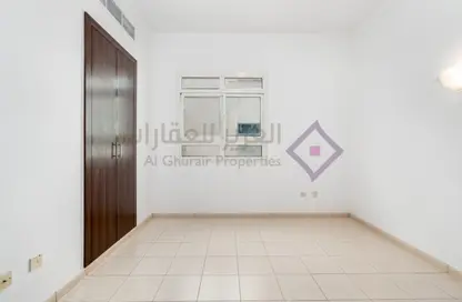 Empty Room image for: Apartment - 3 Bedrooms - 3 Bathrooms for rent in Umm Hurair 1 - Umm Hurair - Dubai, Image 1