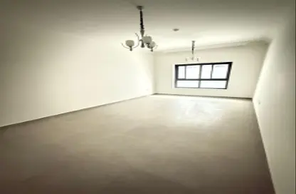 Apartment - 2 Bedrooms - 2 Bathrooms for rent in Al Khan 9 building - Al Khan - Sharjah