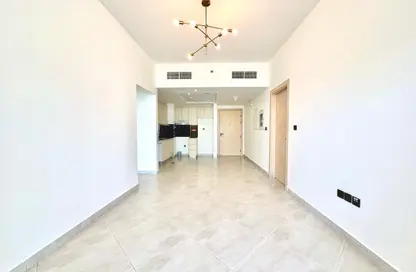 Apartment - 3 Bedrooms - 3 Bathrooms for rent in Binghatti Avenue - Al Jaddaf - Dubai