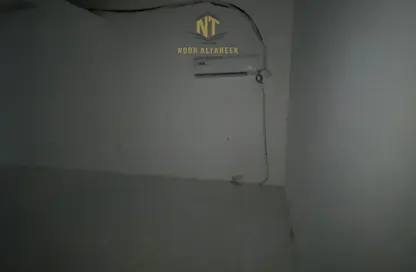 Shop - Studio for rent in Al Majaz 1 - Al Majaz - Sharjah