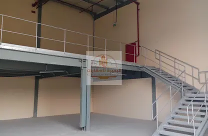 مستودع - استوديو - 1 حمام للايجار في مدينة الإمارات الصناعية - الشارقة