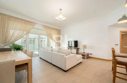 Apartment - 2 Bedrooms - 3 Bathrooms for rent in Al Shahla - Shoreline Apartments - Palm Jumeirah - Dubai