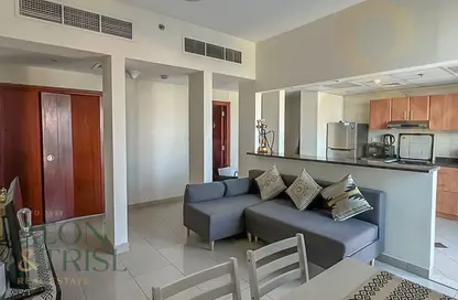 شقة - غرفة نوم - 2 حمامات للايجار في برج الكريكت - مدينة دبي الرياضية - دبي