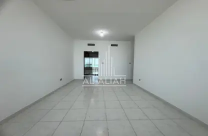 Apartment - 3 Bedrooms - 4 Bathrooms for rent in Cornich Al Khalidiya - Al Khalidiya - Abu Dhabi