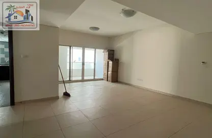 Apartment - 2 Bedrooms - 2 Bathrooms for rent in Al Qulaya'ah - Al Sharq - Sharjah