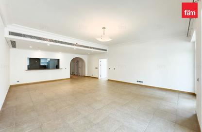 Apartment - 2 Bedrooms - 2 Bathrooms for rent in Al Hamri - Shoreline Apartments - Palm Jumeirah - Dubai