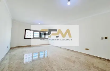 Apartment - 2 Bedrooms - 2 Bathrooms for rent in Hamdan Street - Abu Dhabi